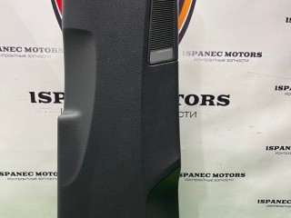 Обшивка стойки центральной правой, ориг. номер 4M8867240A, Audi RSQ8 2019-2024