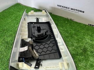 Обшивка стойки центральной правой, ориг. номер 4M8867244B, Audi RSQ8 2019-2024