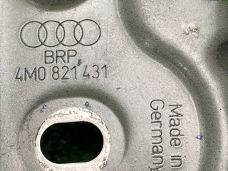 Кронштейн крепления крыла переднего левого, ориг. номер 4M0821431, Audi SQ7 2019-2024