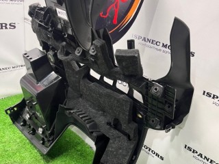 Накладка на торпедо, ориг. номер 4M8863075D, Audi RSQ8 2019-2024