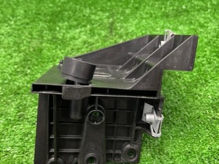 Крепление фары левой, ориг. номер LR167180, N9X213N233AA, Land Rover Range Rover Sport 2022-2026