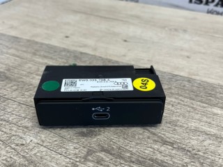 USB Разъем, ориг. номер 8W0035708A, AUDI Q5 2020-2025