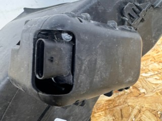 Воздуховод охлаждения тормозов, ориг. номер M8E22D209A, Land Rover Range Rover 2021-2026