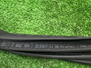 Уплотнитель двери передней левой, ориг. номер 7482709, BMW M4 2024-2026