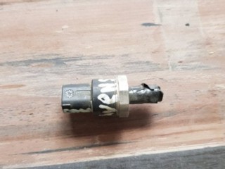 датчик тормозной жидкости, ориг. номер 0265005303, 79204B00094, Toyota Avensis 2003-2006