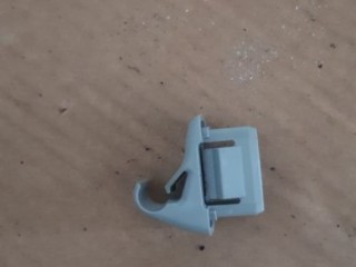 крючок козырька, ориг. номер MR480057, Mitsubishi Lancer 2003-2010