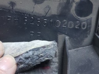 накладка стойки кузова, ориг. номер 6255102020, Toyota Rav 4 2003-2005