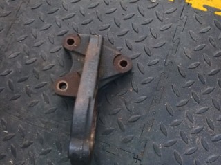 кронштейн привода, Nissan Serena 1997-2001