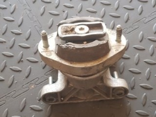 подушка акпп AUDI A4 2004-2009, 8E0399115F