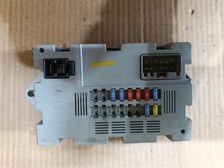 Блок предохранителей крепление., ориг. номер LR041091, CPLA14Q073AA, C2D23644, NOMER, KATALOGU, SOVMESTIMYE, 1505162071, SW71739084, Range Rover 4 L405