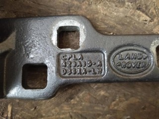 Петля крышки багажника левая., ориг. номер CPLA429A15A, LR036599, LR096528, NOMER, LR048168, KATALOGU, SOVMESTIMYE, CPLA429A15AF, CPLA429A15AE, CPLA429A15AG, Range Rover 4 L405