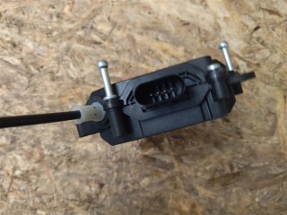 Доводчик крышки багажника правый., ориг. номер NOMER, CPLA404C10BE, LR095550, KATALOGU, SOVMESTIMYE, 404C10BE, C02042106, Range Rover 4 L405