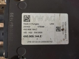Блок управления рулевой рейки, ориг. номер 4N0909144E, 4N0909144C, NOMER, KATALOGU, SOVMESTIMYE, 4M2423055AJ, Audi Q7 4M 2019-2024