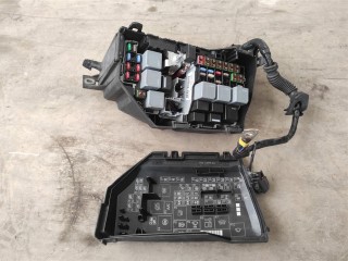 Блок предохранителей, ориг. номер NOMER, KATALOGU, JK7214A076AA, Land Rover Discovery Sport L550 2014-2019