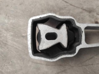 Подушка крепления двигателя верхняя., ориг. номер LR114069, K8D26P082AB, NOMER, KATALOGU, SOVMESTIMYE, Land Rover Discovery Sport L550 2014-2019