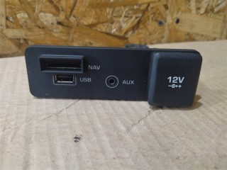 Разъем aux / usb, ориг. номер FK7219C166BC, FK7219C166BD, LR061057, LR085516, NOMER, T2H6973, T2H22664, KATALOGU, SOVMESTIMYE, Land Rover Discovery Sport L550 2014-2019