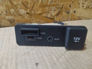 Разъем aux / usb, ориг. номер FK7219C166BC, FK7219C166BD, LR061057, LR085516, NOMER, T2H6973, T2H22664, KATALOGU, SOVMESTIMYE, Land Rover Discovery Sport L550 2014-2019
