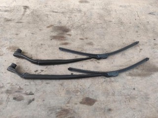 Поводок стеклоочистителя, ориг. номер NOMER, 68194928AA, 68194929AA, KATALOGU, SOVMESTIMYE, Jeep Grand Cherokee WK2 SRT8 2013-2016