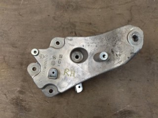Кронштейн двигателя правый, ориг. номер NOMER, KATALOGU, 670004865, Maserati Ghibli M157 2016-2020