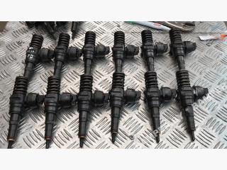 Форсунка, ориг. номер 038130073BQ, Volkswagen Passat B6 2005-2010