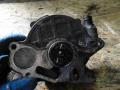 03L145100F Насос вакуумный Audi A4 B8 2012г. - фото №4