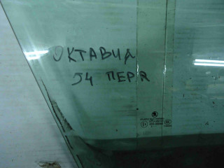 Стекло двери передней правой, Skoda Octavia II 2004-2009