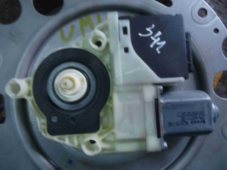Моторчик стеклоподъемника задний правый, ориг. номер 3C0959704A, 3C0959794A, Volkswagen Passat B7