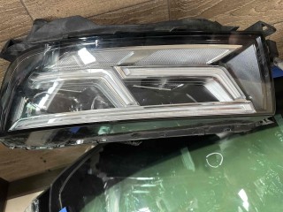 Фара передняя(комплект), ориг. номер 80A941033, 80A941034, Audi Q5 II 2017-2020