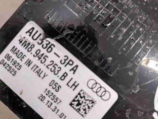 Накладка под фонарь левый, ориг. номер 4M8945253B, Audi Q8 I
