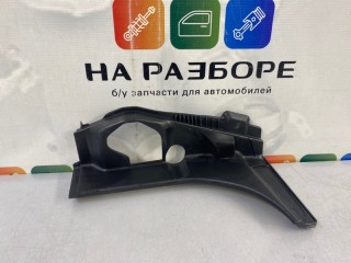 накладка на петлю багажника, ориг. номер 64439-60011, LEXUS LX570 2007-2012