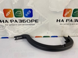 накладка на петлю багажника, ориг. номер 6457133070, Toyota Camry 2017-2021