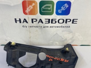 накладка на петлю багажника, ориг. номер 64439-60011, Toyota Land Cruiser 2007-2012