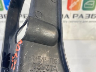 накладка на петлю багажника, ориг. номер 64439-60011, Toyota Land Cruiser 2007-2012