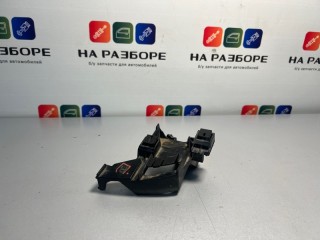 крепление бампера Lexus lx450d, 52562-60080