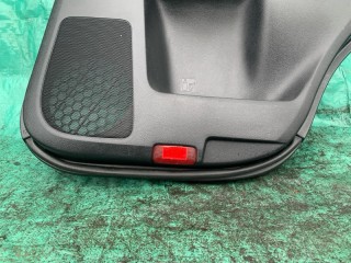 Обшивка двери Toyota Land Cruiser Prado 2009-2013