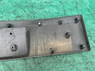 Накладка двери багажника, ориг. номер 5817A062, Mitsubishi Delica D:5 2007-2019