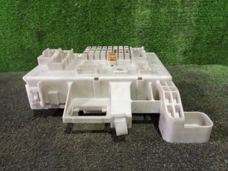 блок предохранителей, ориг. номер 8273060110, Toyota Land Cruiser Prado 2002-2007