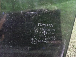 Стекло двери, Toyota Corolla Runx 2002-2004