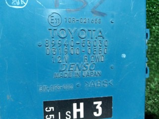 Блок электронный, ориг. номер 8994053030, Lexus IS250