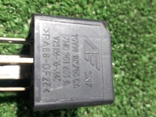 реле, ориг. номер 7M0951253A