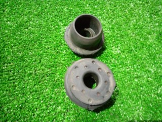 Втулка крепления радиатора, ориг. номер 90916-04006, Toyota Corolla Spacio 1999-2001