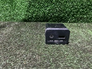 Разъем USB, ориг. номер 96110-3W500, Kia Sportage