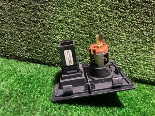 Разъем USB, ориг. номер 86190-02070, Toyota Avensis 2011-2015