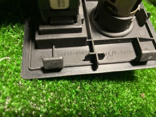 Разъем USB, ориг. номер 86190-02070, Toyota Avensis 2011-2015