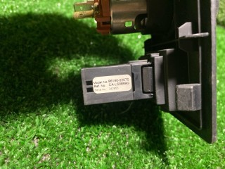 Разъем USB, ориг. номер 86190-02070, Toyota Avensis 2011-2015