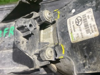 Рамка противотуманной фары, ориг. номер 8121002110, 81481-02630, Toyota Corolla 2016-2019