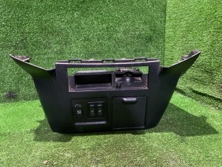 Прикуриватель, ориг. номер 8002A225, Mitsubishi Pajero 2006-2011