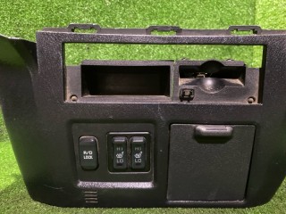 Прикуриватель, ориг. номер 8002A225, Mitsubishi Pajero 2006-2011