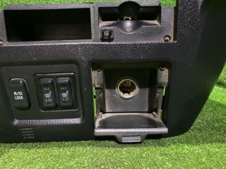 Прикуриватель, ориг. номер 8002A225, Mitsubishi Pajero 2006-2011