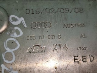 Радиатор масляный, ориг. номер 06D117021C, Audi A4 2000-2006